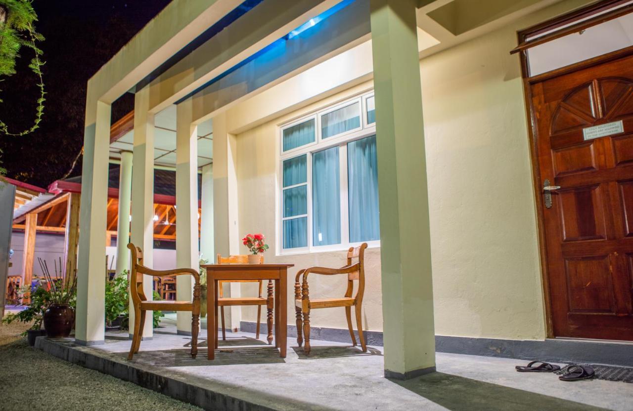 Charming Holiday Lodge- Addu Atoll Meedhoo, Maldives Екстер'єр фото