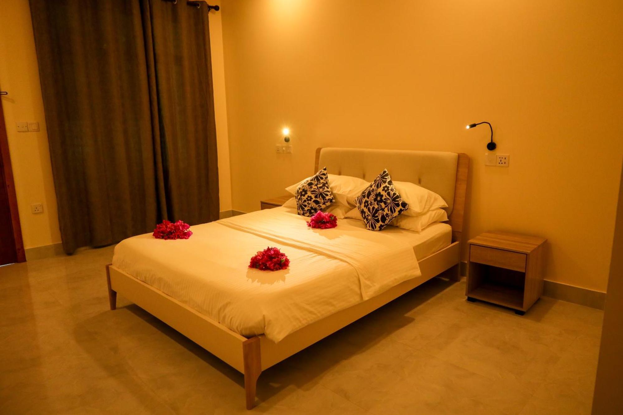 Charming Holiday Lodge- Addu Atoll Meedhoo, Maldives Екстер'єр фото