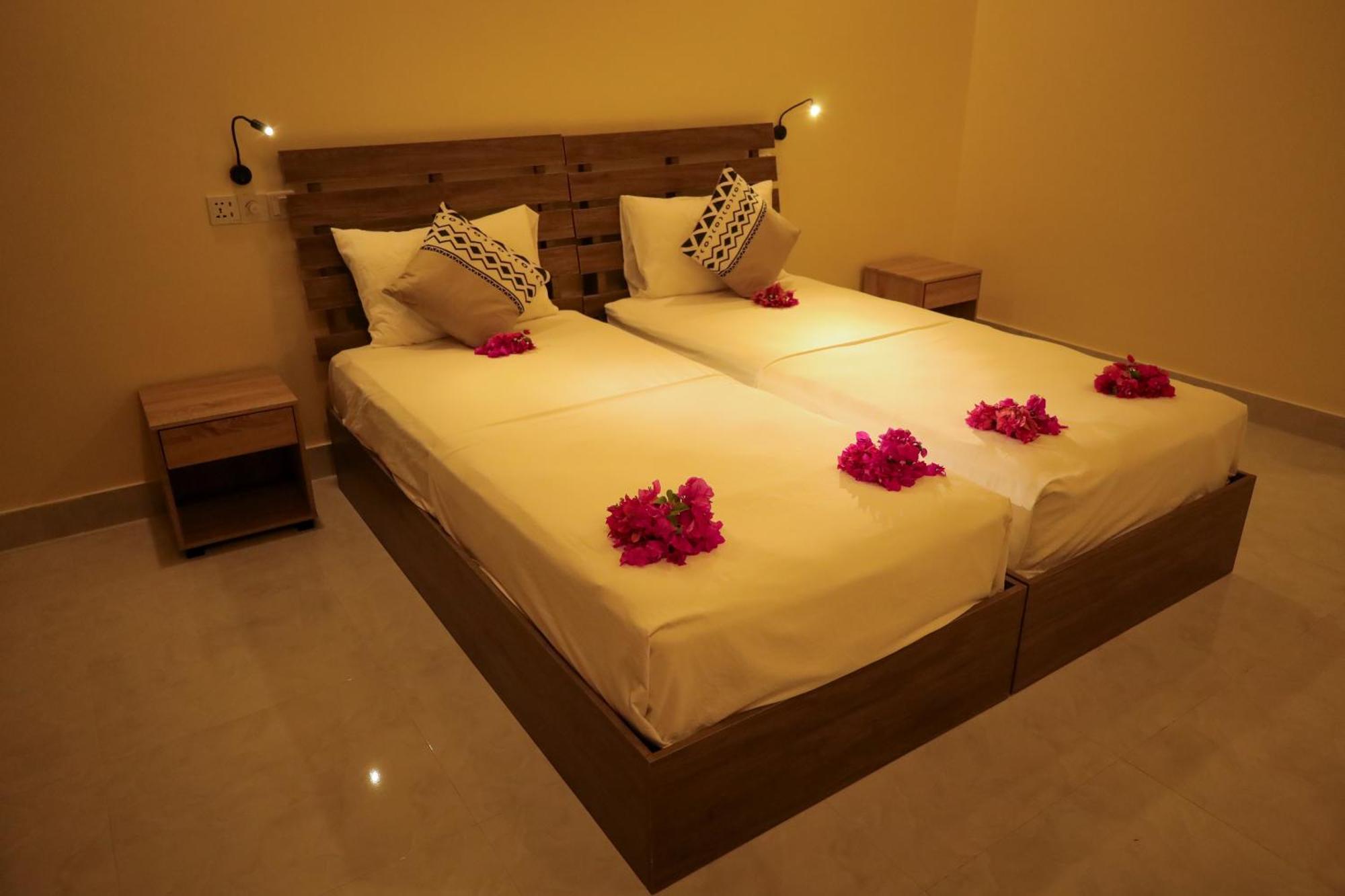 Charming Holiday Lodge- Addu Atoll Meedhoo, Maldives Екстер'єр фото
