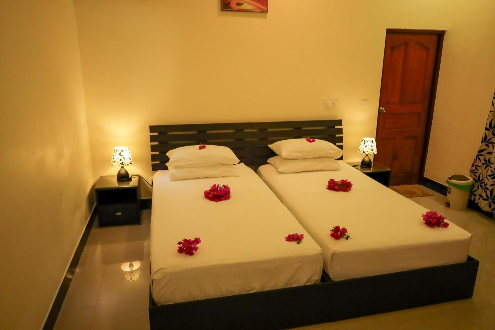 Charming Holiday Lodge- Addu Atoll Meedhoo, Maldives Екстер'єр фото